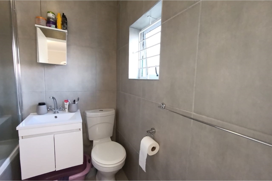 To Let 1 Bedroom Property for Rent in Parklands Western Cape